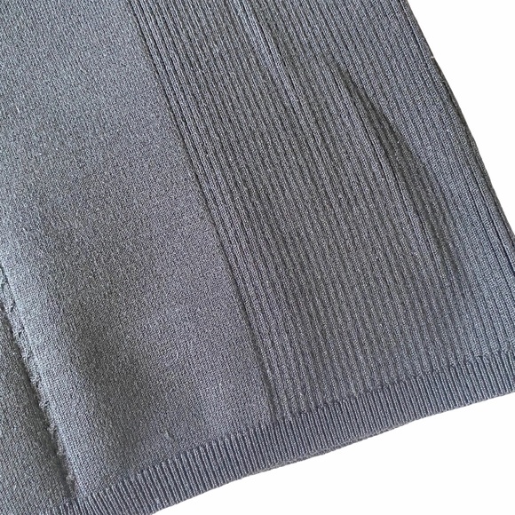 Vintage 90’s: Wayne Rogers ❤︎ Strappy Ribbed Silk Top ❤︎ Cross Front Halter Neck - Picture 8 of 15